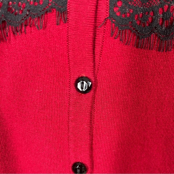 August Silk Red Eyelash Lace Collar Cardigan Medium - Picture 5 of 7